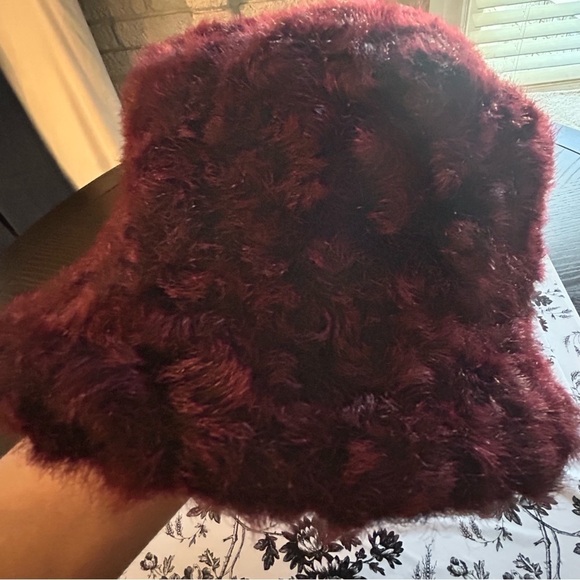 Vintage Goorin Brothers Bucket Hat Burgundy UNISEX Faux Fur Warm Fuzzy - Picture 9 of 10